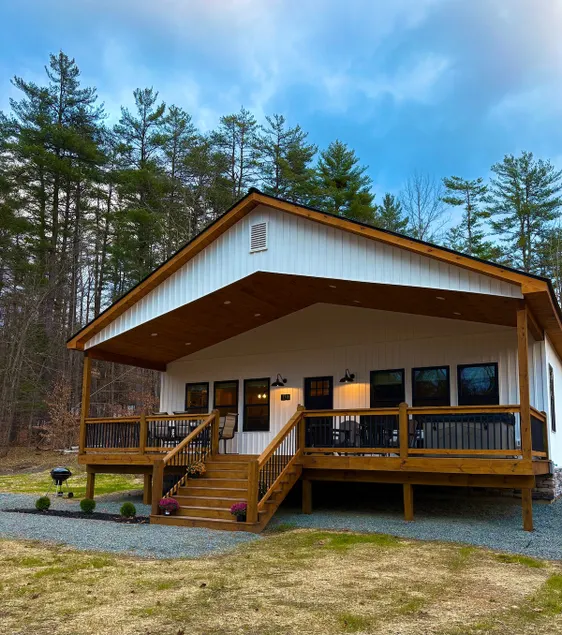 Brand New ADK Home with hot tub, 3 BDR, pets ok! - Image 1