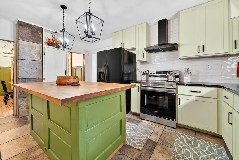Honey Haus | Modern Marlinton Retreat | Downtown - Image 1