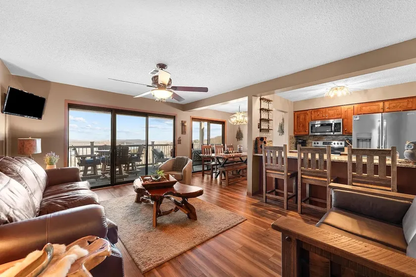 Rustic-Luxe Lakeview Condo near Silver Dollar City - Image 1