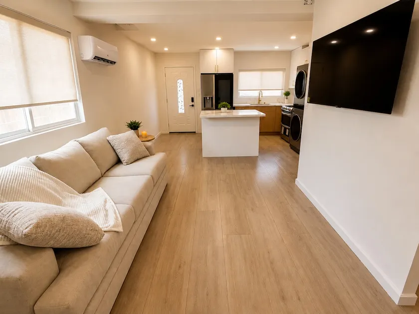 Bright Modern Studio • Full Kitchen • Washer/Dryer - Image 1