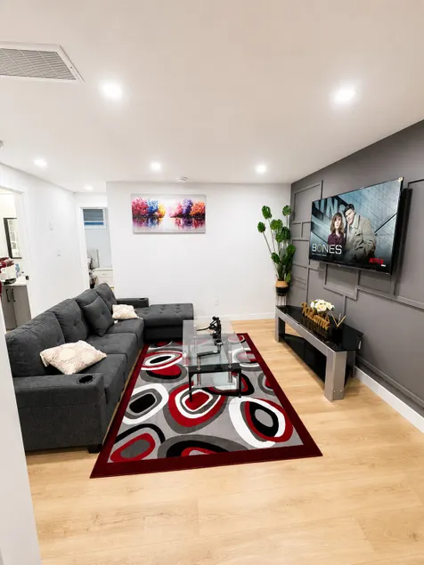 Modern 2BR Retreat-Near WEM - Workspace & Privacy - Image 1