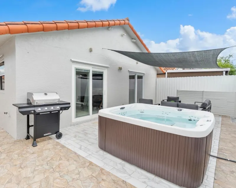 Relaxing Family Retreat Hot Tub Modern Open Living - Image 1