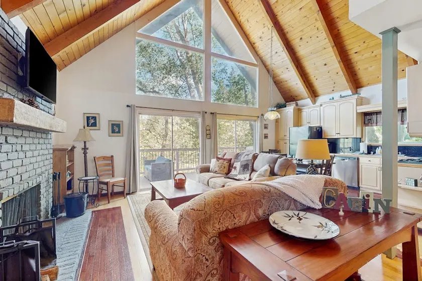 2BR + Loft Dog-OK, fireplace, foosball deck & bbq - Image 1
