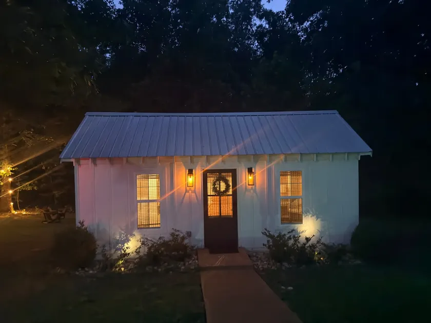 Farmhouse Lake Retreat - Image 1