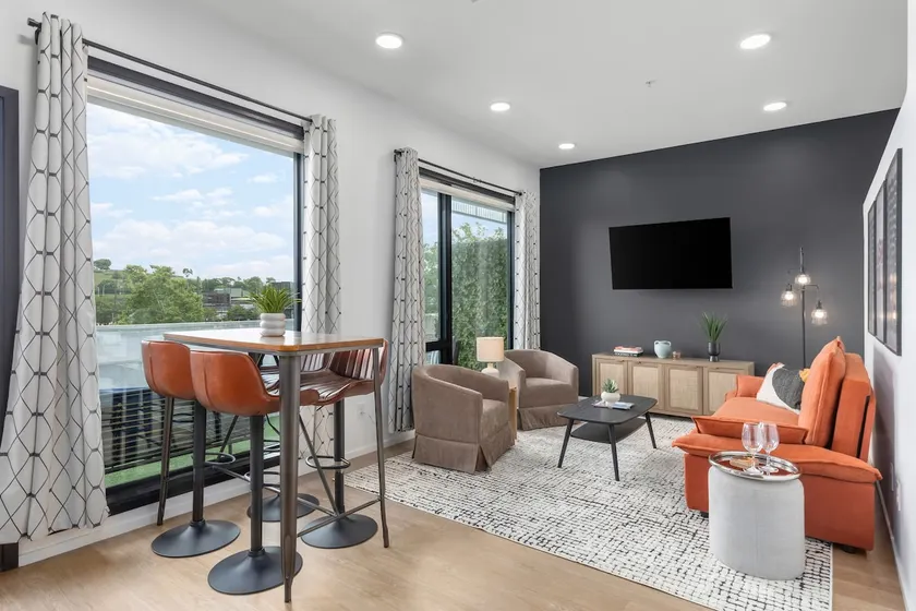 Modern Gulch Getaway with Pool, Garage and Balcony - Image 1