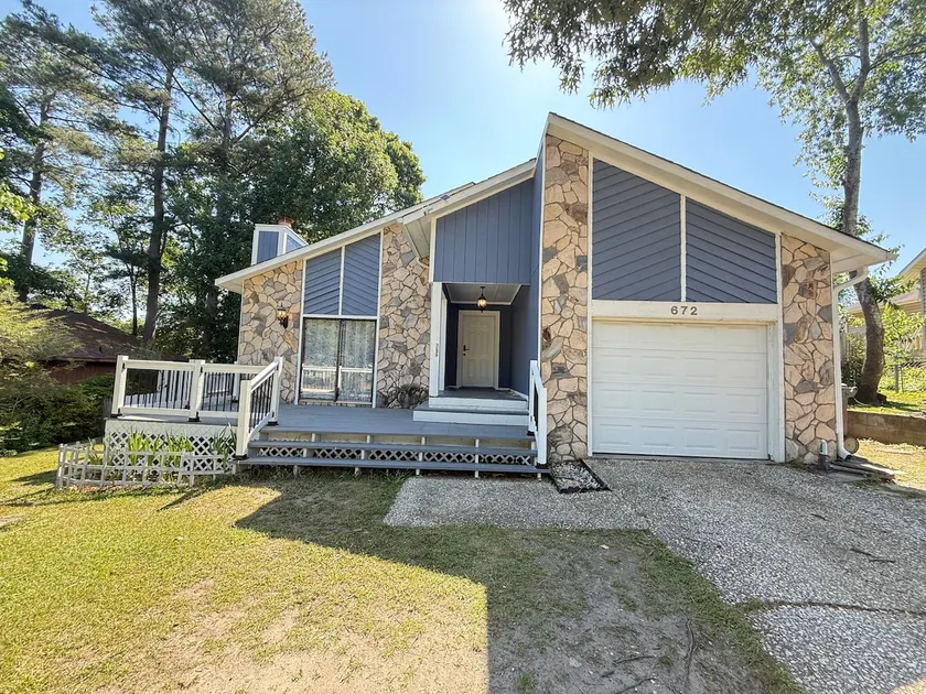 The Pool House - Image 1