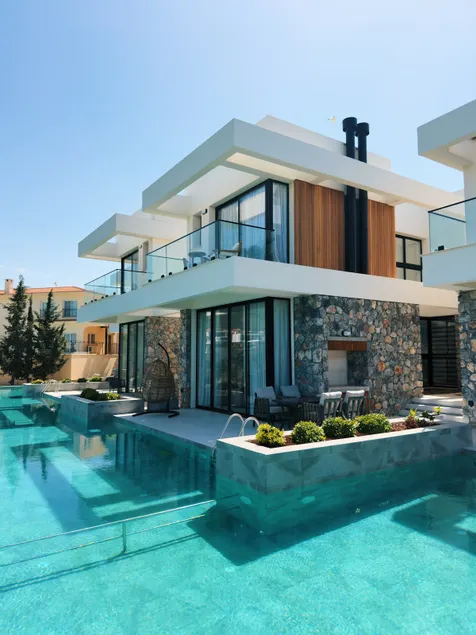 Luxury Villa with Infinity Pool & Sea View - Image 1