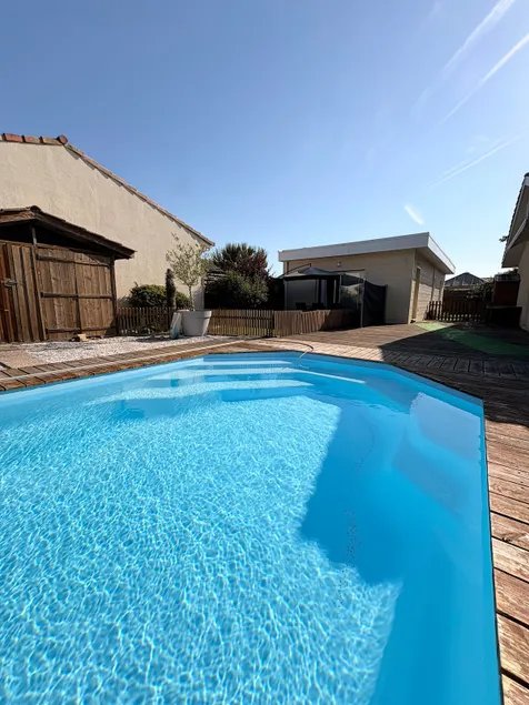 Charming maisonette with pool - Image 1