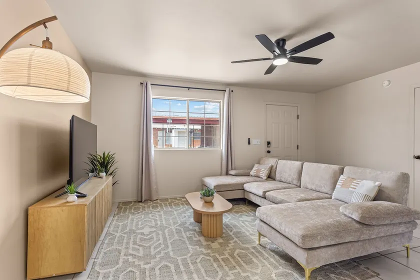 Highland Haven | 2 King Beds, 2 Min From U of A - Image 1