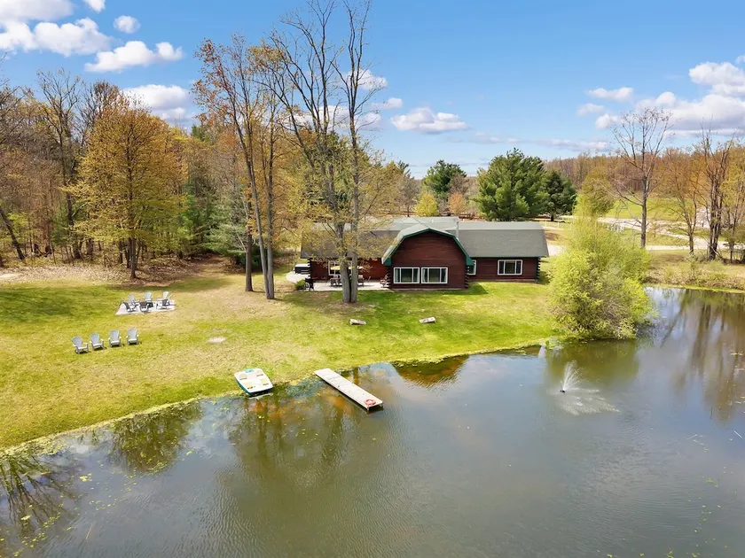 Big Rapids Lodge, Hot Tub, Pond, Game Room - Image 1