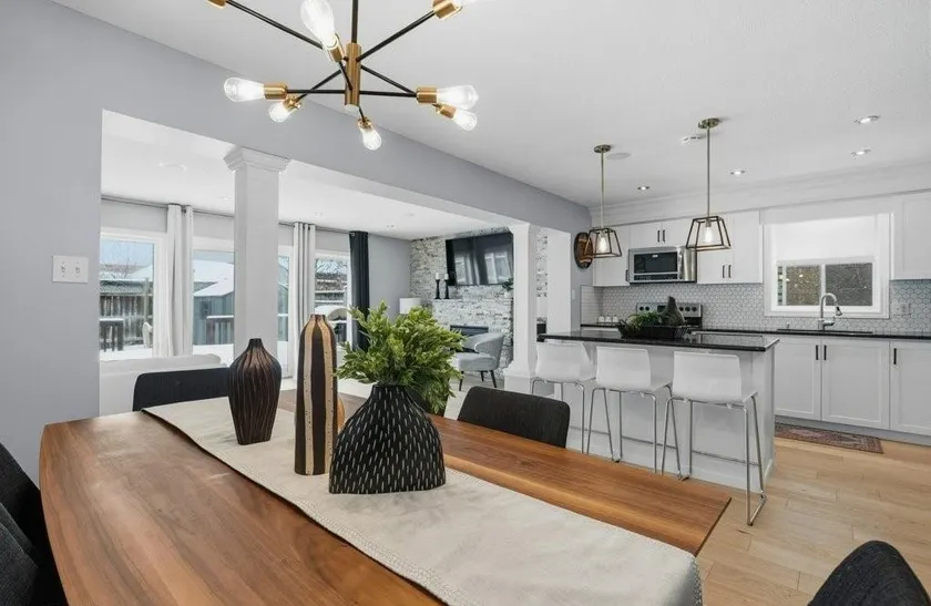 Cozy Kitchener-Waterloo Home - Image 1