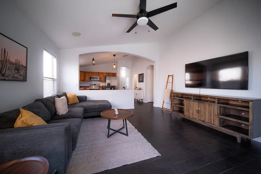 Spacious 3BR Home Near Wigwam, Westgate, Outlets - Image 1