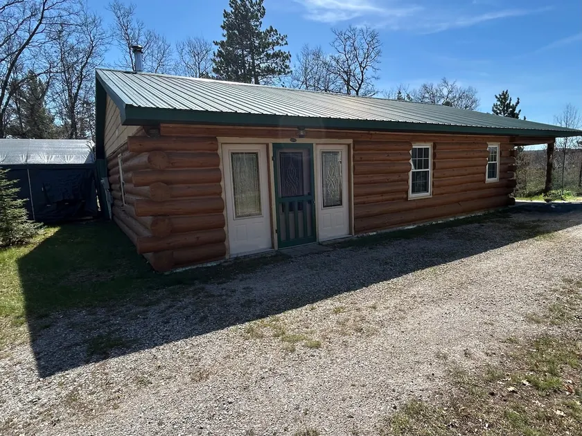Hilltop Log Cabin near Ausable River with She Shed - Image 1