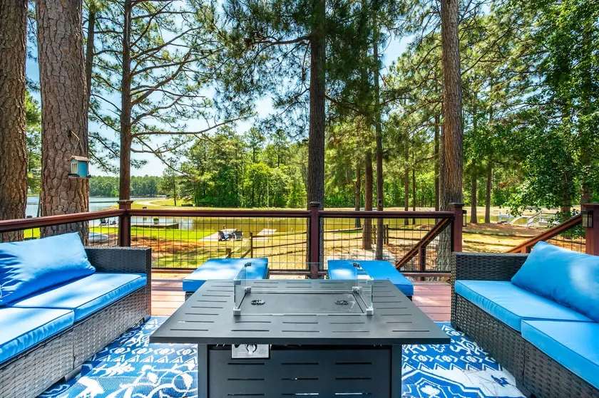 The Bungalow at Pebble Beach Canal Views with Hot Tub - Image 1