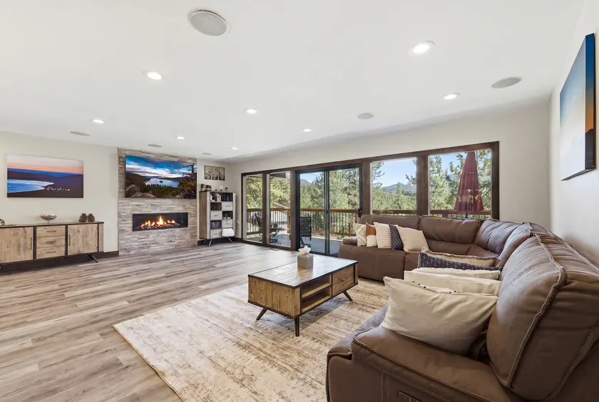 Luna’s Mountain Manor | Chef Kitchen & Game Room - Image 1