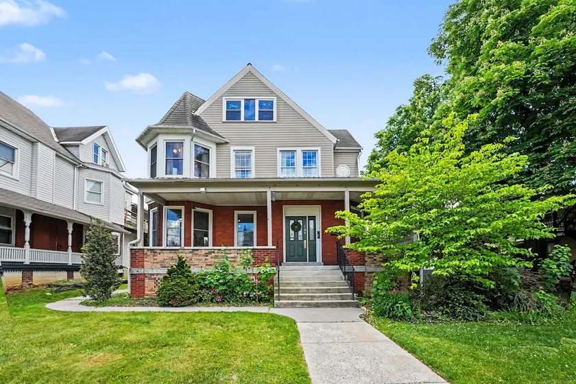 Hersheypark & Renaissance Faire | Entire 3BR Apt - Image 1