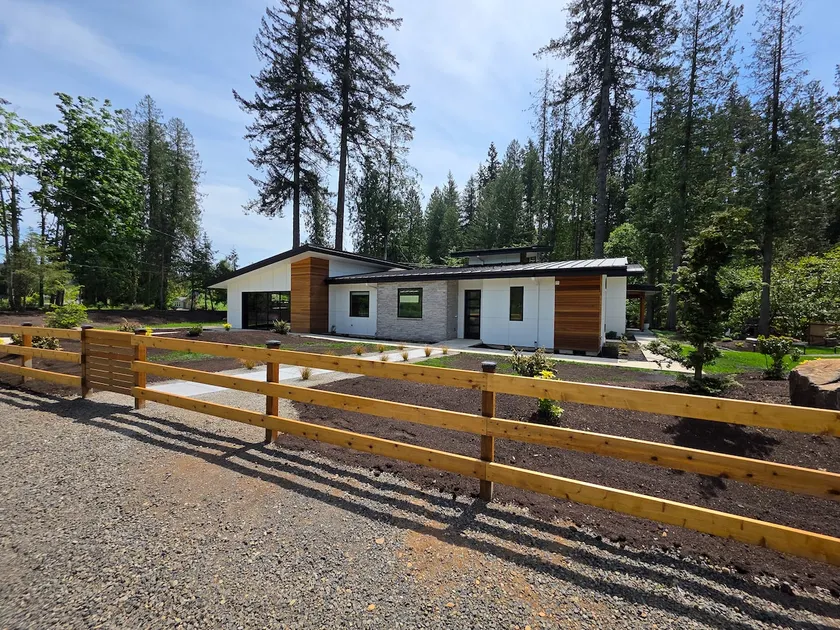 Modern Mountain Luxury Creekside Retreat - Image 1