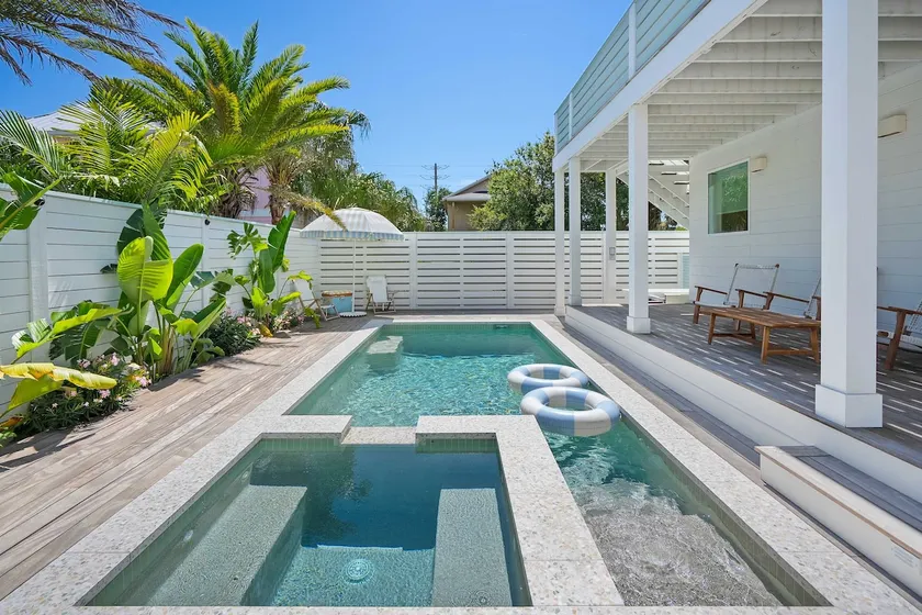 Luxury Beach Retreat Pool Spa Sauna Yoga Studio - Image 1