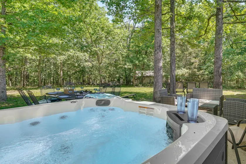 Hot Tub, Game Room! Ozarks Family Retreat By Lake - Image 1