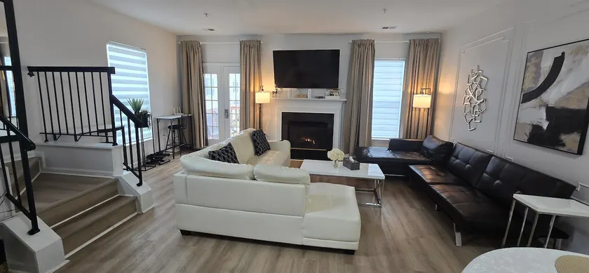 Dazzle Residence, home-away-from-home! - Image 1