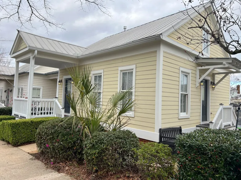 Charming 2-bedroom cottage with GOLF CART - Image 1