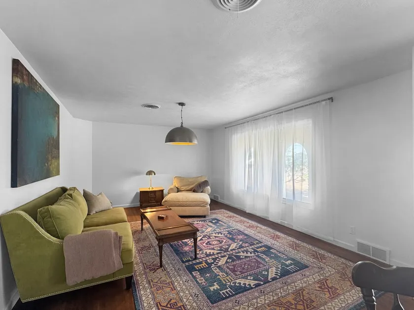 The Magnolia in Lorenzo- 3 bed, 2 bath - Image 1
