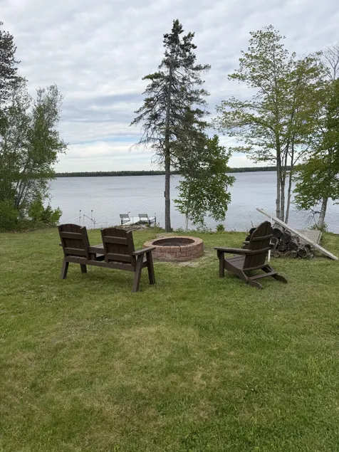 Boomerang's Lake House - Image 1