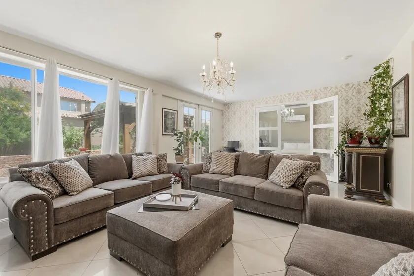 Modern Vegas 4BR with BBQ, Balcony & Parking - Image 1