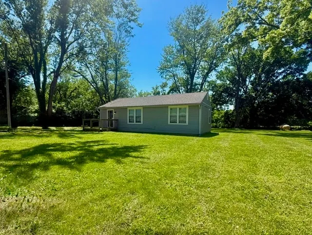 Country Living 2 Bedroom Home in Blue Springs, MO - Image 1