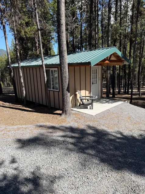 Crescent Lake Bear Den Getaway - Image 1
