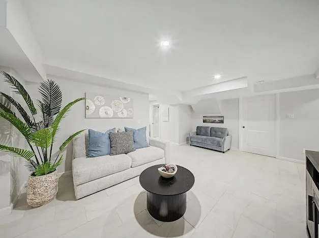 Chic Modern 2BR 1 Bath Seamless Highway Connection - Image 1