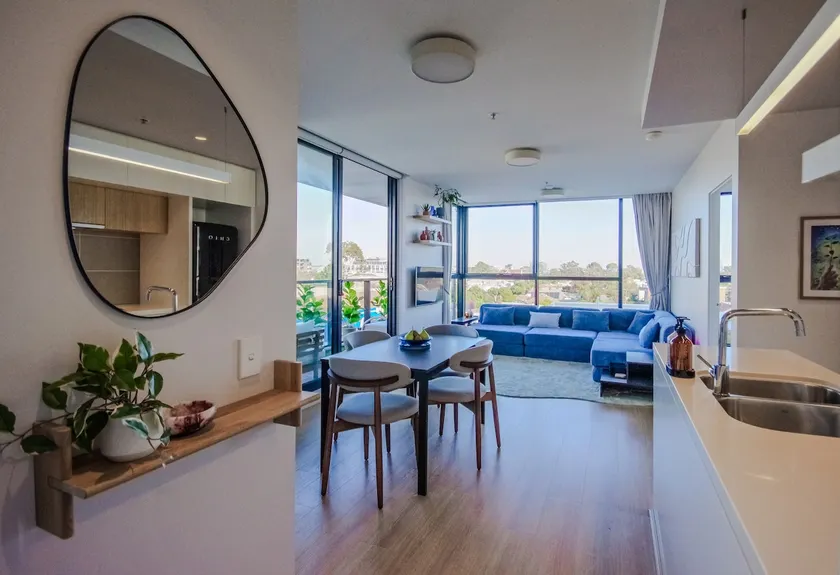 Stylish, Light-Filled Retreat - Image 1