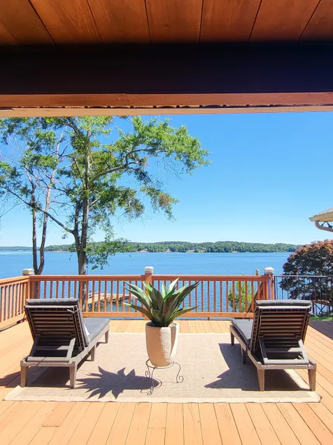 Lakefront Beach, Mega screened porch, Firepit - Image 1
