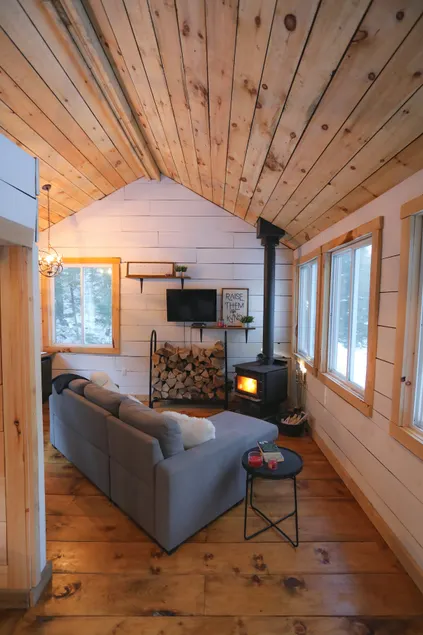 Henry's Cabin on the River - Image 1