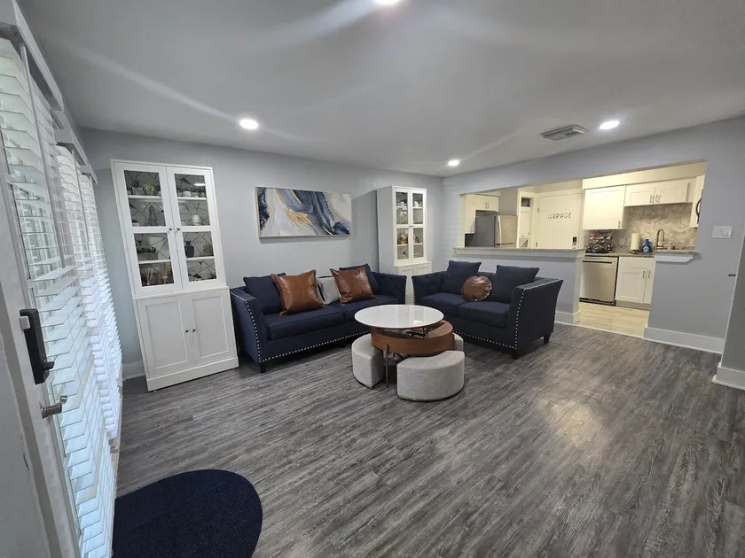 2BR Luxury North Dallas Condo with Private Garage - Image 1