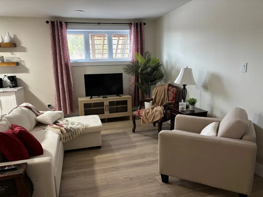 Marina’s airbnb - Image 1
