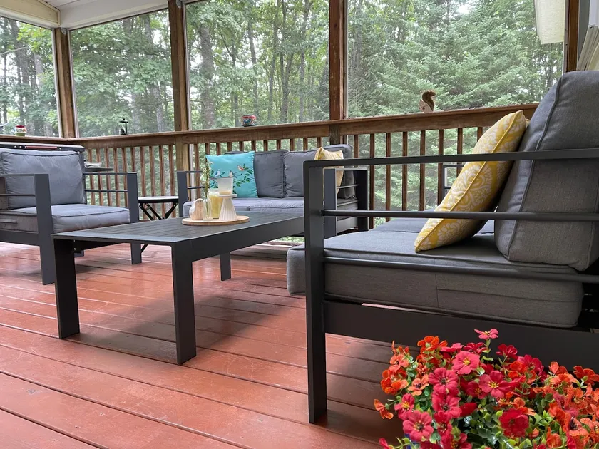 A nook in the woods, a quiet accessible in-law apt - Image 1