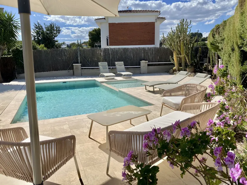 Valparaiso House with private pool 2-family fit - Image 1
