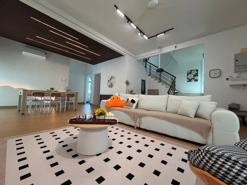 Malacca ayer keroh villa 2storey ,18pax KTV Private Pool & Pool Table Melaka - Image 1