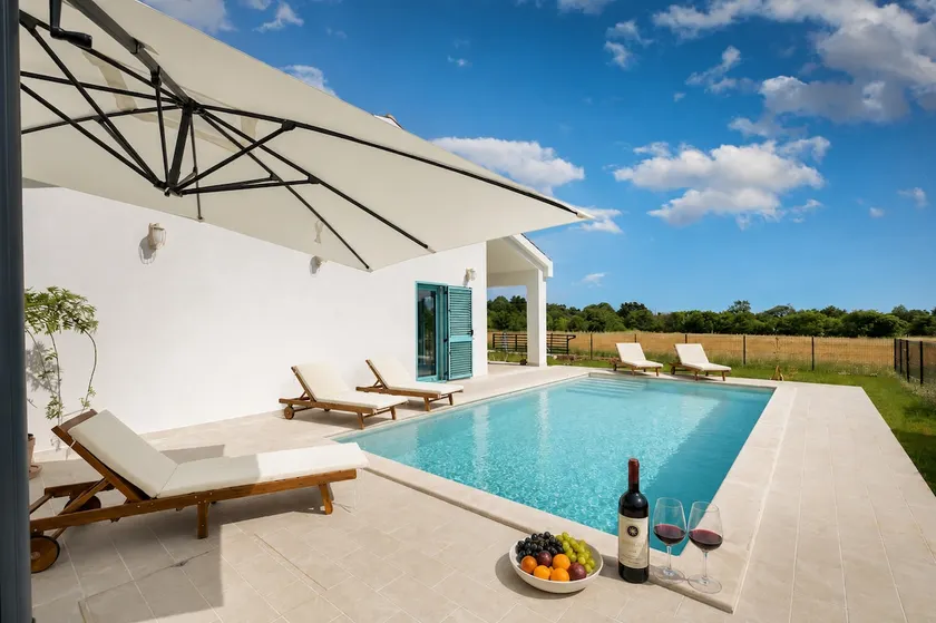 New modern house with Heating pool! - Image 1