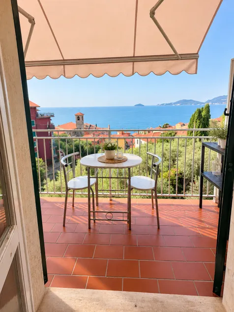 Horizon over the sea. Tellaro Apartment, Lerici - Image 1
