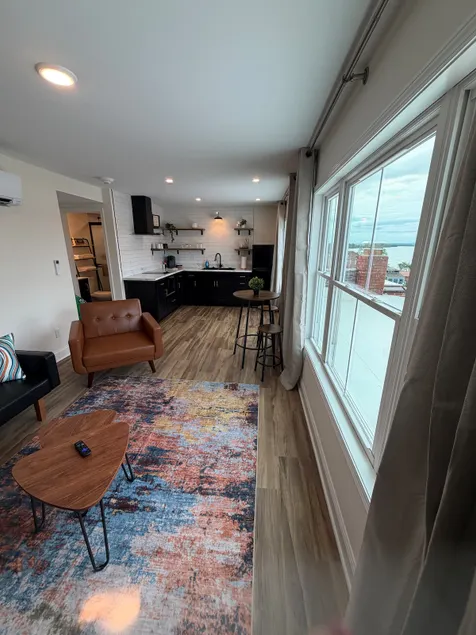Panoramic River Suite - Washington, MO - Image 1