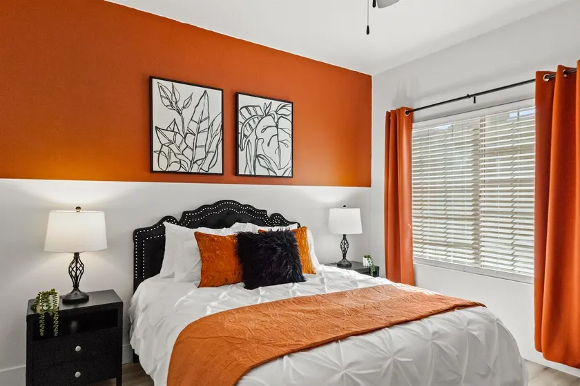 Spring Training Oasis King Bed Near Kierland - Image 1