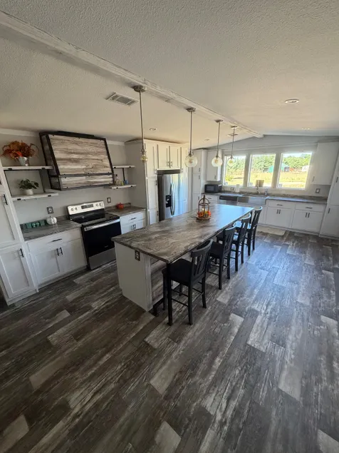 Country Living - Image 1