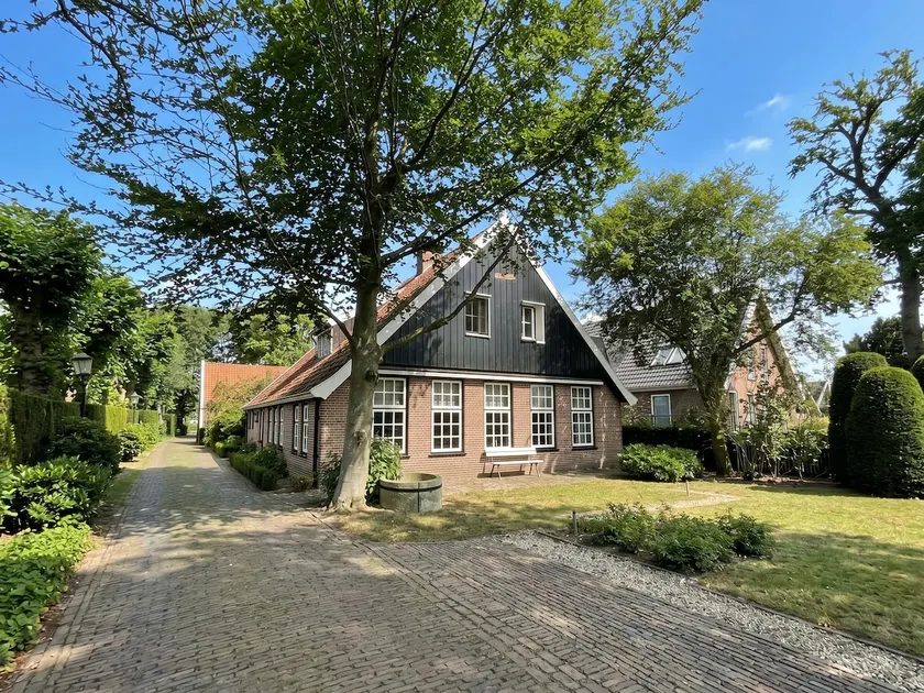 Farmhouse with Turkish Steam Bath - Image 1