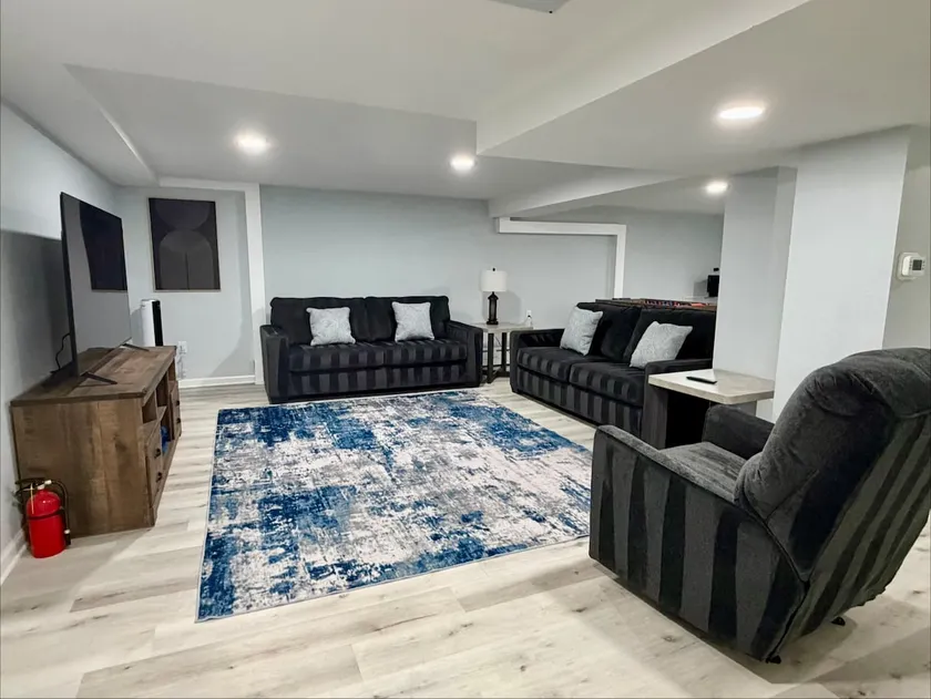 A spacious place packed with entertainment - Image 1