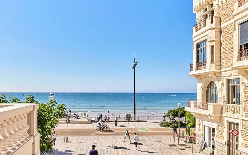 Family retreat for 4-6 people – Île Penotte, beach 50 m away - Image 1