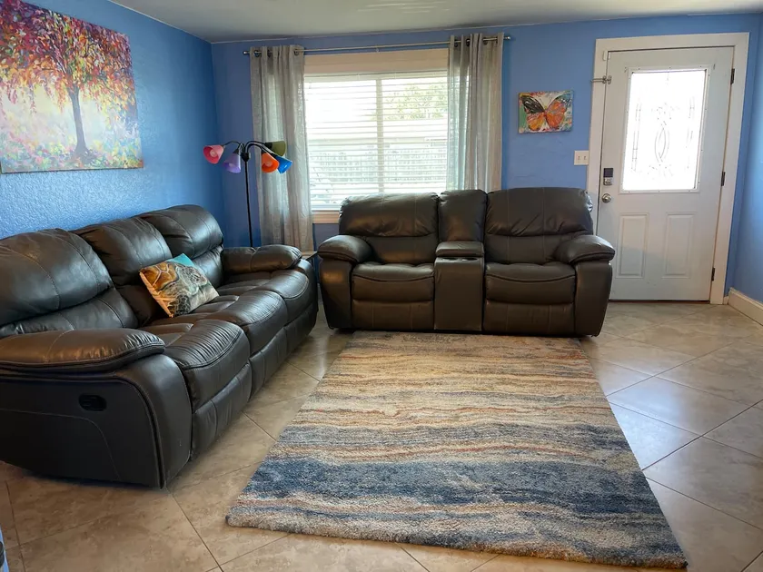 St Pete Happy Hideaway *5 beds & pool - Image 1