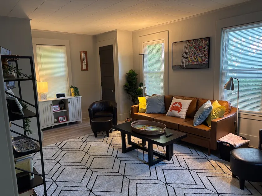 Cozy Home Just Outside Auburn & near Skaneateles - Image 1