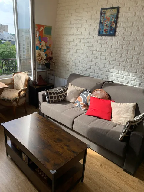 Beautiful 2-room apartment, 40 m² (431 sq. ft.), portable air conditioner + park + parking - Image 1